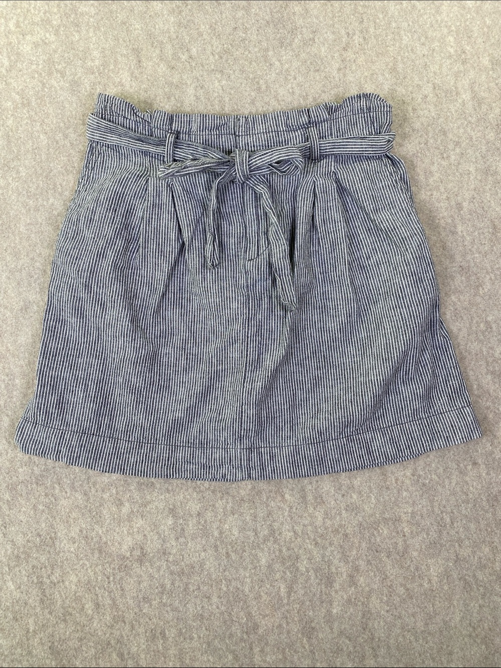 LOFT Linen Blend Grey and white Pinstripe Paperbag Waist A-Line Skirt Size 6